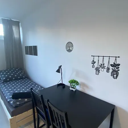 Hostel In - G9 *