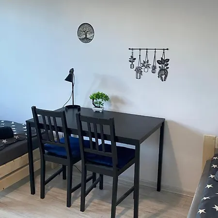 بيت شباب In - G9 وارسو