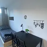 Hostel In - G9 *